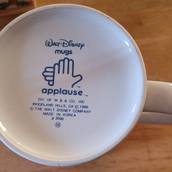 Walt Disney Mickey Mouse in a Hammock with matching box - Picture 3 of 3